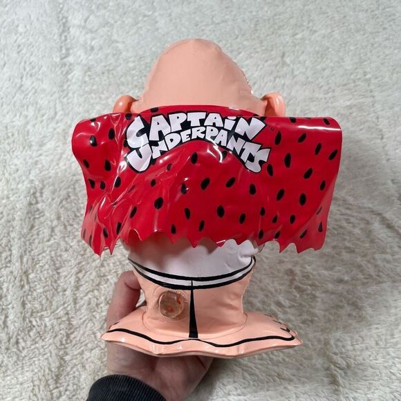 Captain Underpants Inflatable Figure 2002 Scholastic Limited Crew Gift - Picture 4 of 5